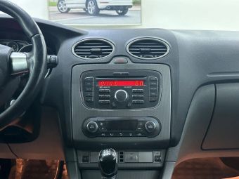 Ford Focus Comfort, 1.8 л, МКПП, 2010 фото 14