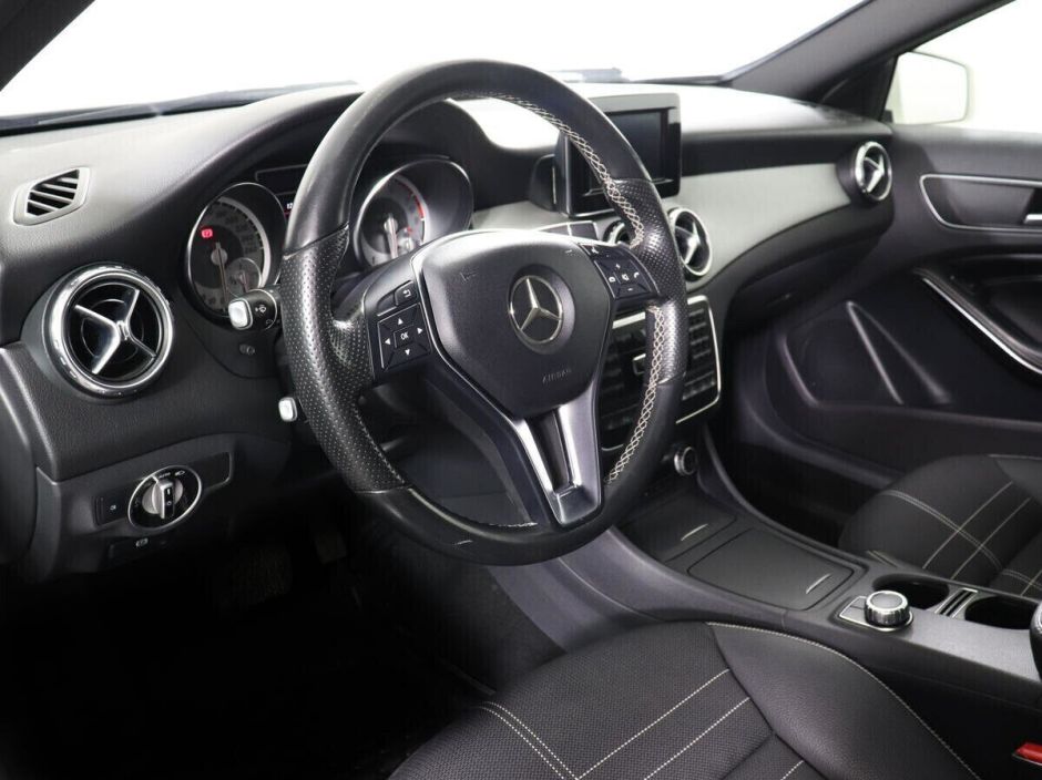 Mercedes-Benz GLA, 2.0 л, Робот, 2016 фото 12