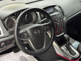 Opel Astra Cosmo, 1.6 л, АКПП, 2013 фото 11