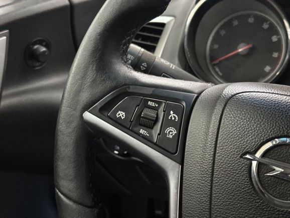 Opel Astra Cosmo, 1.6 л, АТ, 2013 фото 14