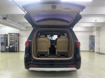 Kia Carnival, 2.2 л, АКПП, 2017 фото 9