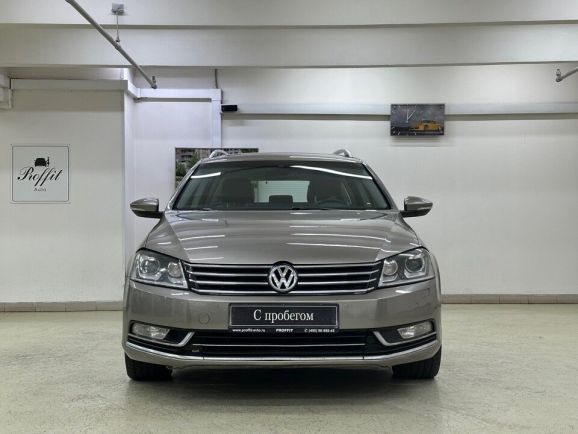 Volkswagen Passat Highline, 1.8 л, Робот, 2012 фото 4