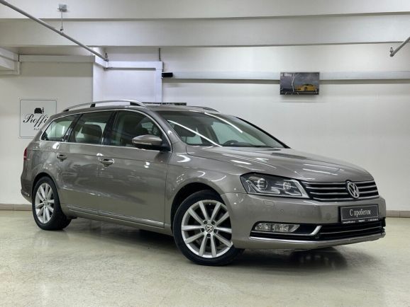 Volkswagen Passat Highline, 1.8 л, Робот, 2012 фото 5