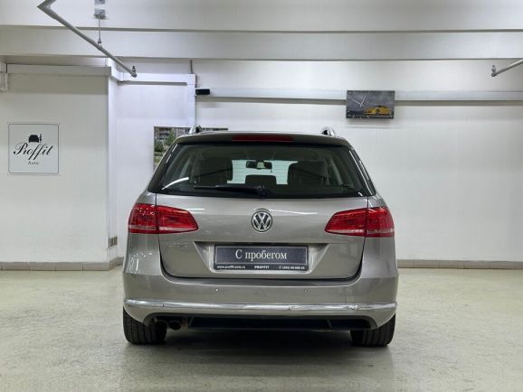 Volkswagen Passat Highline, 1.8 л, Робот, 2012 фото 7
