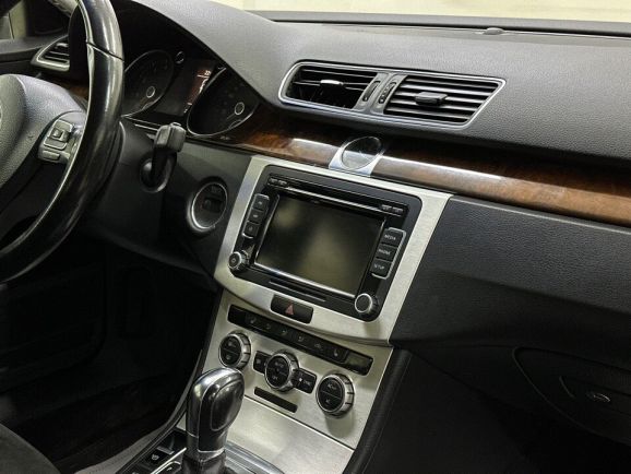 Volkswagen Passat Highline, 1.8 л, Робот, 2012 фото 14