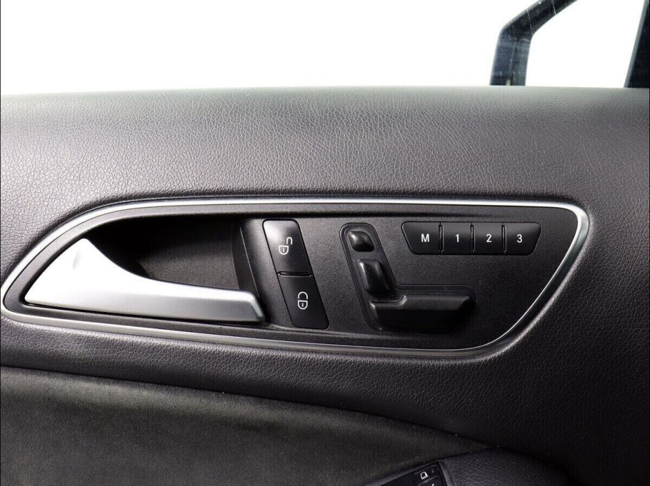 Mercedes-Benz GLA, 1.6 л, Робот, 2016 фото 8