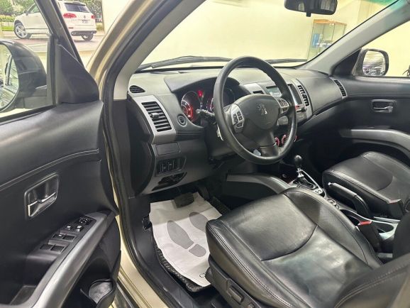 Peugeot 4007, 2.2 л, Робот, 2010 фото 10