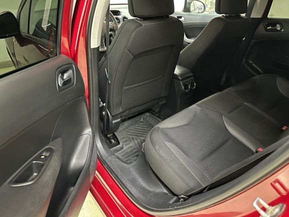 Peugeot 308, 1.6 л, МТ, 2008 фото 2