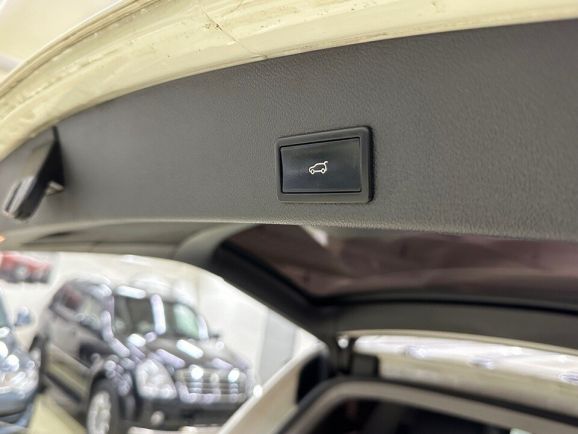 Volkswagen Touareg V6 3.0TDI, 3.0 л, АТ, 2009 фото 8