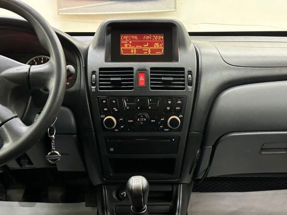 Nissan Almera, 1.8 л, МТ, 2005 фото 14