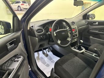 Ford Focus, 1.6 л, МКПП, 2010 фото 10