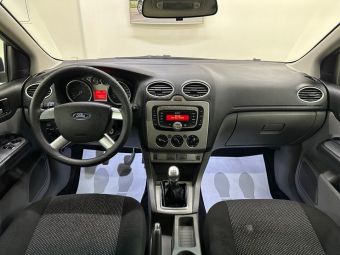 Ford Focus, 1.6 л, МКПП, 2010 фото 11