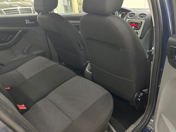 Ford Focus, 1.6 л, МТ, 2010 фото 1