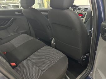 Ford Focus, 1.6 л, МКПП, 2010 фото 1