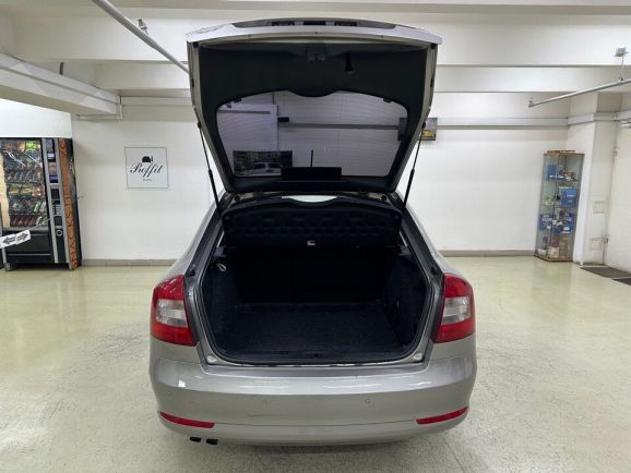 Skoda Octavia, 1.8 л, АТ, 2012 фото 9