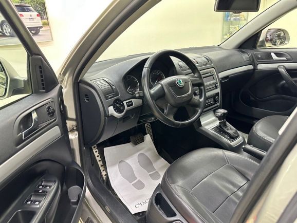 Skoda Octavia, 1.8 л, АТ, 2012 фото 10