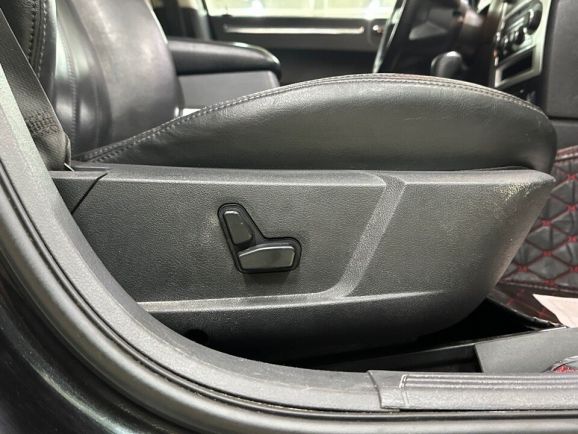 Chrysler 300C, 2.7 л, АТ, 2008 фото 16