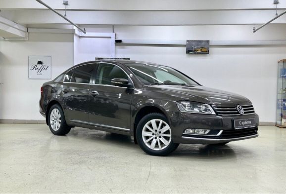 Volkswagen Passat Style, 1.8 л, Робот, 2012 фото 5