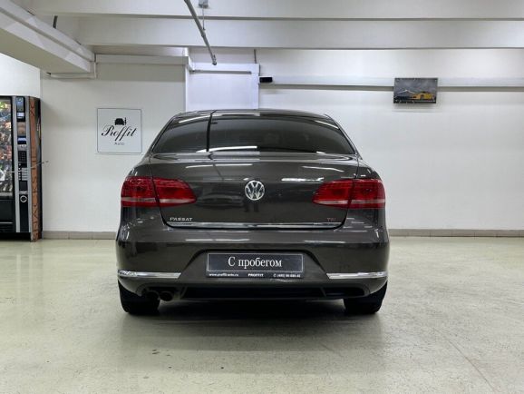 Volkswagen Passat Style, 1.8 л, Робот, 2012 фото 7