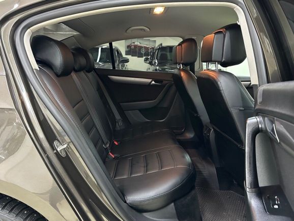 Volkswagen Passat Style, 1.8 л, Робот, 2012 фото 13
