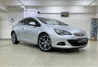 Opel Astra, 1.6 л, МКПП, 2012 фото 5