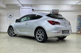 Opel Astra, 1.6 л, МКПП, 2012 фото 6