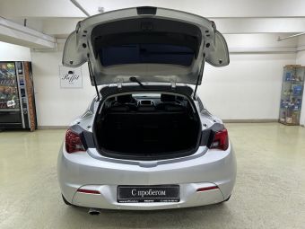 Opel Astra, 1.6 л, МКПП, 2012 фото 8