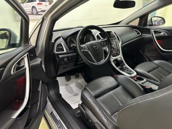 Opel Astra, 1.6 л, МКПП, 2012 фото 10
