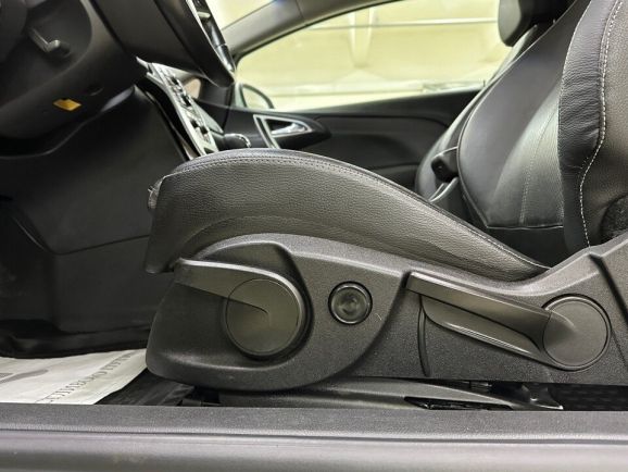 Opel Astra, 1.6 л, МТ, 2012 фото 11