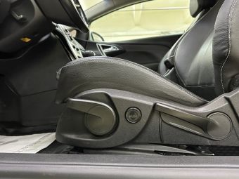 Opel Astra, 1.6 л, МКПП, 2012 фото 11