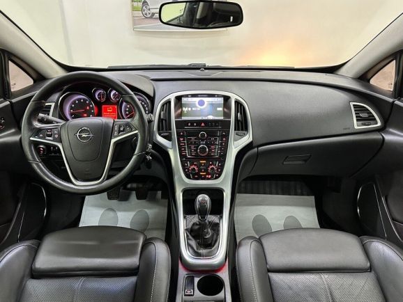 Opel Astra, 1.6 л, МТ, 2012 фото 13