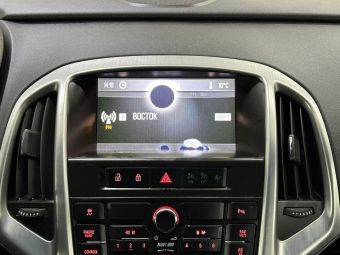 Opel Astra, 1.6 л, МКПП, 2012 фото 15
