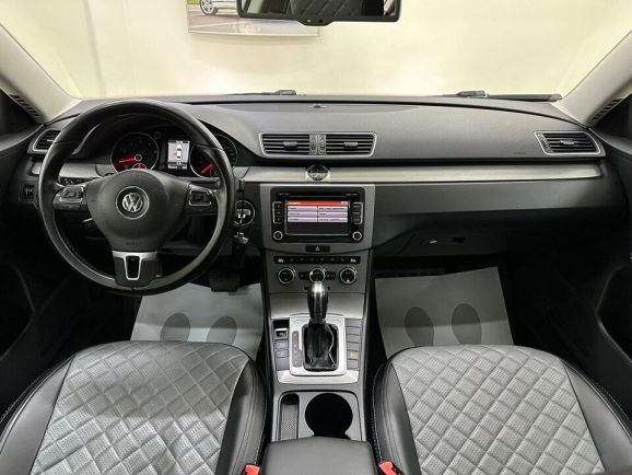 Volkswagen Passat Style, 1.8 л, Робот, 2012 фото 11
