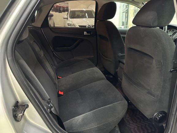 Ford Focus Ghia, 1.6 л, МТ, 2008 фото 1