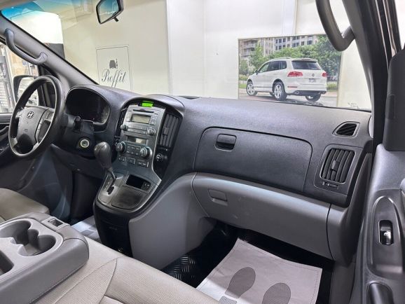 Hyundai Grand Starex, 2.5 л, АТ, 2008 фото 12