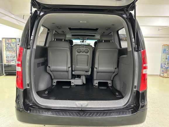 Hyundai Grand Starex, 2.5 л, АТ, 2008 фото 1