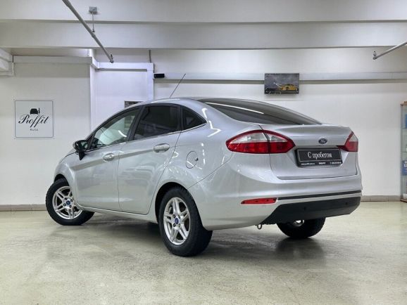 Ford Fiesta, 1.6 л, Робот, 2015 фото 6