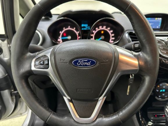 Ford Fiesta, 1.6 л, Робот, 2015 фото 11