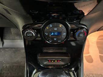 Ford Fiesta, 1.6 л, РКПП, 2015 фото 14