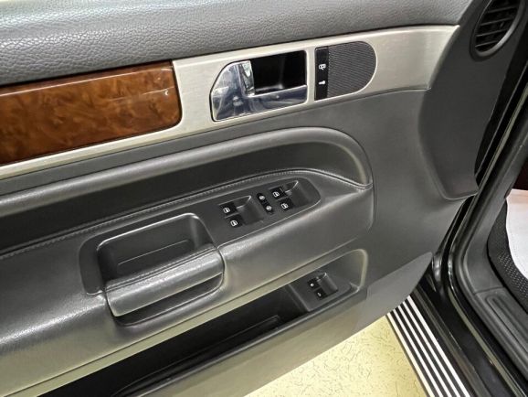 Volkswagen Touareg, 3.0 л, АТ, 2010 фото 9