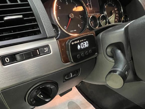 Volkswagen Touareg, 3.0 л, АТ, 2010 фото 11