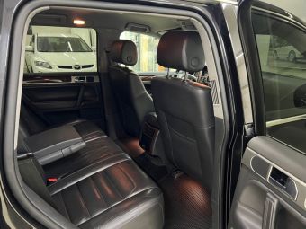 Volkswagen Touareg, 3.0 л, АТ, 2010 фото 1