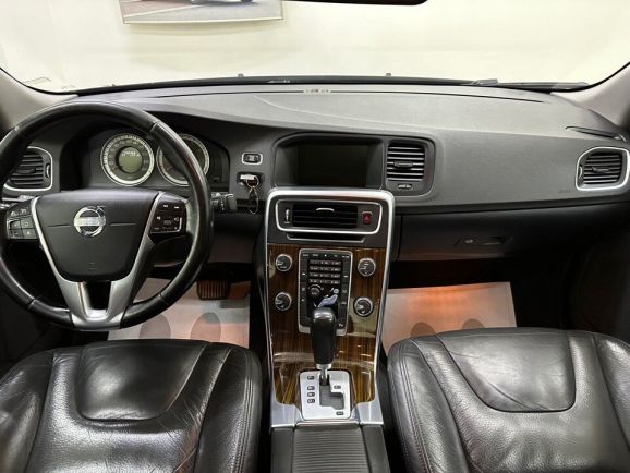Volvo S60, 1.6 л, АТ, 2011 фото 10
