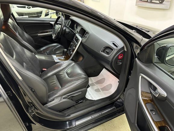 Volvo S60, 1.6 л, АТ, 2011 фото 1