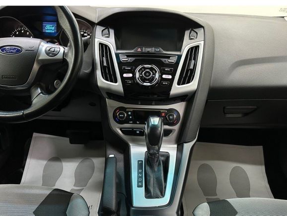 Ford Focus Titanium, 1.6 л, Робот, 2014 фото 13