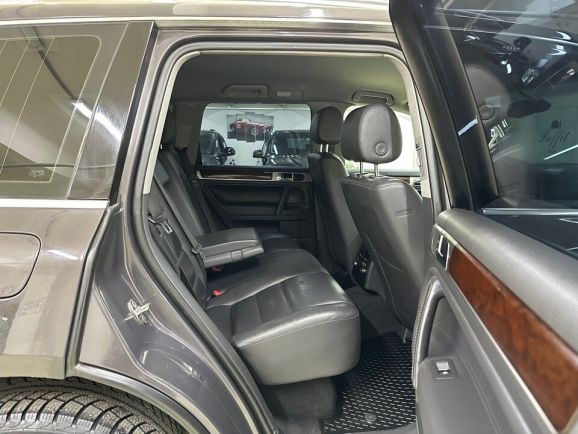 Volkswagen Touareg, 3.0 л, АТ, 2008 фото 2