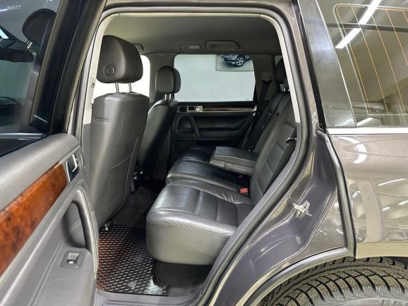 Volkswagen Touareg, 3.0 л, АТ, 2008 фото 1