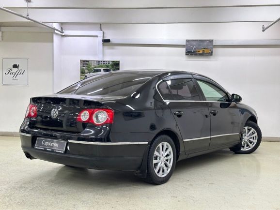 Volkswagen Passat Highline, 1.8 л, Робот, 2010 фото 6