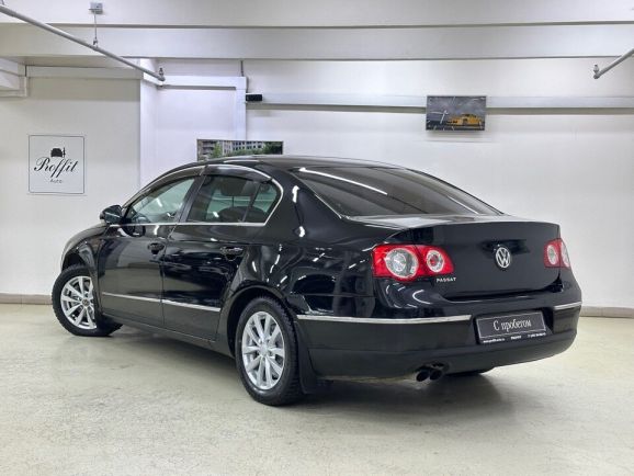 Volkswagen Passat Highline, 1.8 л, Робот, 2010 фото 8