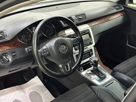 Volkswagen Passat Highline, 1.8 л, Робот, 2010 фото 12